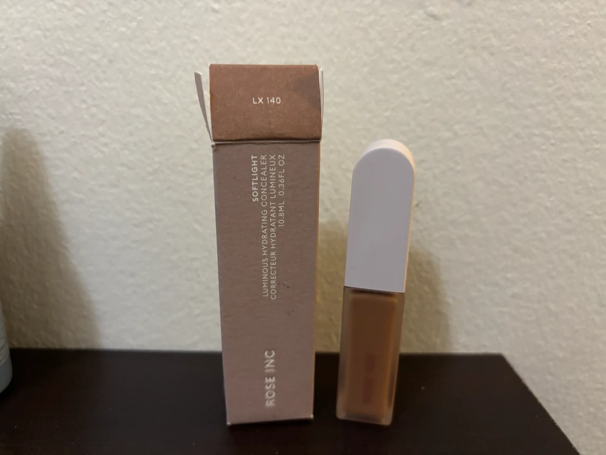 CLEARANCE-Rose Inc Softlight Luminous Hydrating Concealer LX 140 - photo 2