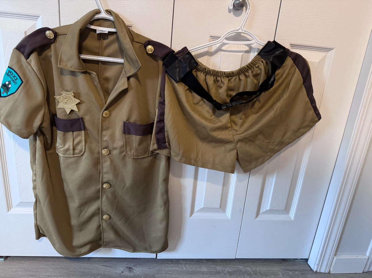 Spirit Halloween Sergeant Short Pants Costume Adult Small - photo 3