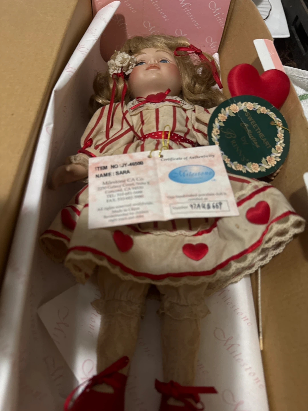 15” Milestone Sweetheart Collection Porcelain Doll Sara - photo 4
