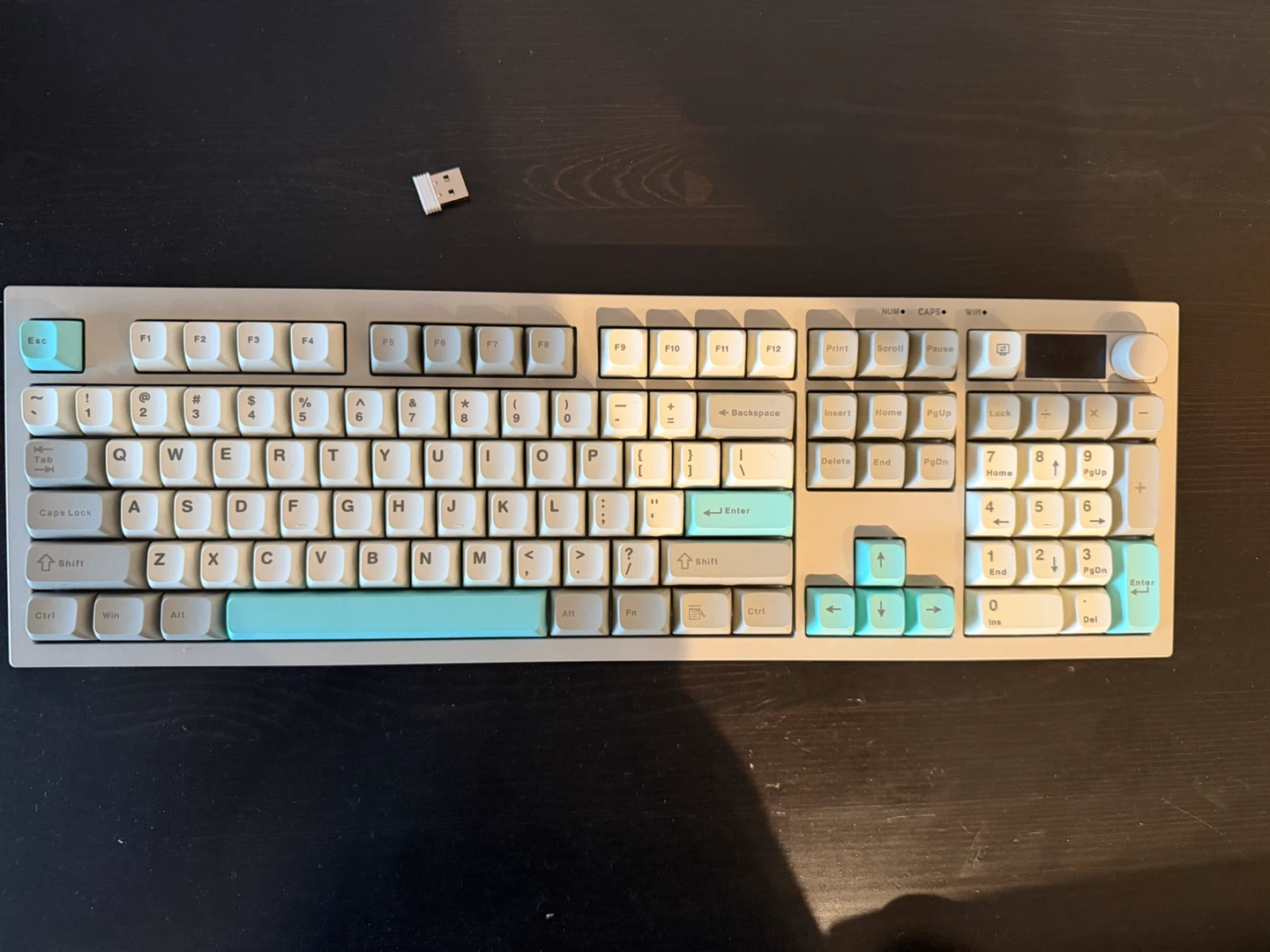 Wireless  RGB keyboard with membrane keys and display - photo 2
