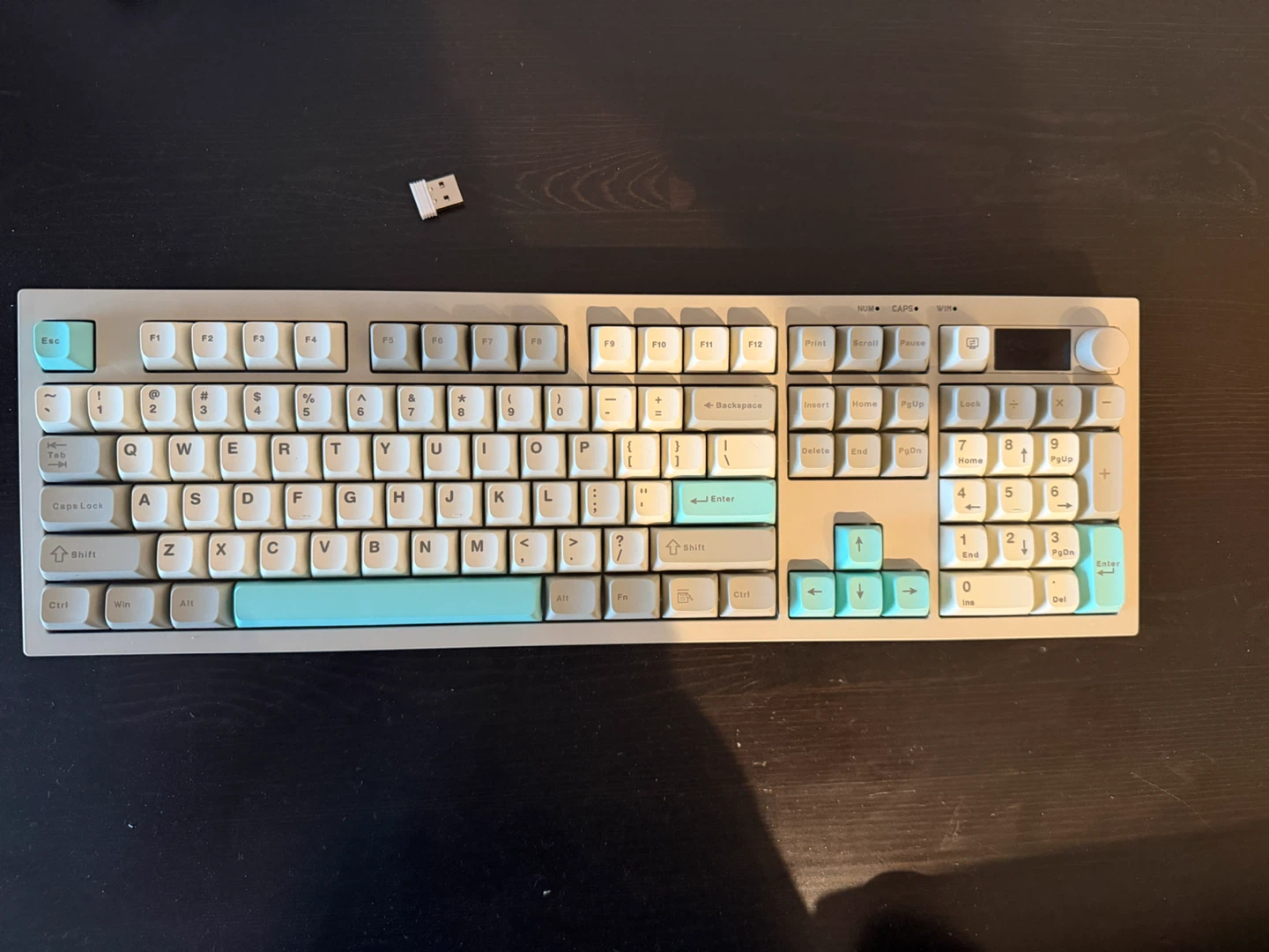 Wireless  RGB keyboard with membrane keys and display - photo 3