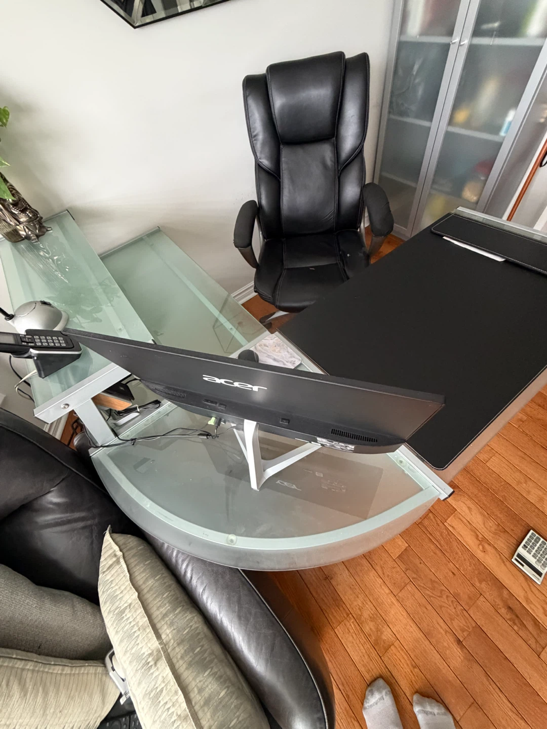 L-Shaped Glass and Metal Desk - photo 3