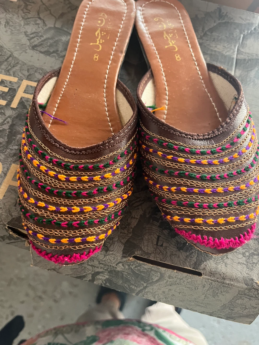 Embroidered Traditional Slip-on Flats