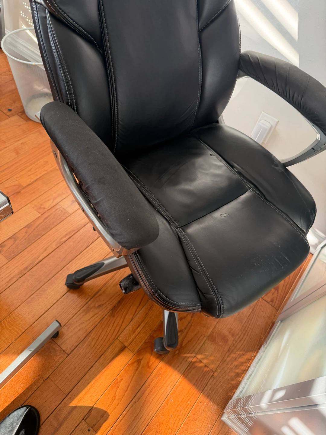 Black Ergonomic Office Chair - photo 2