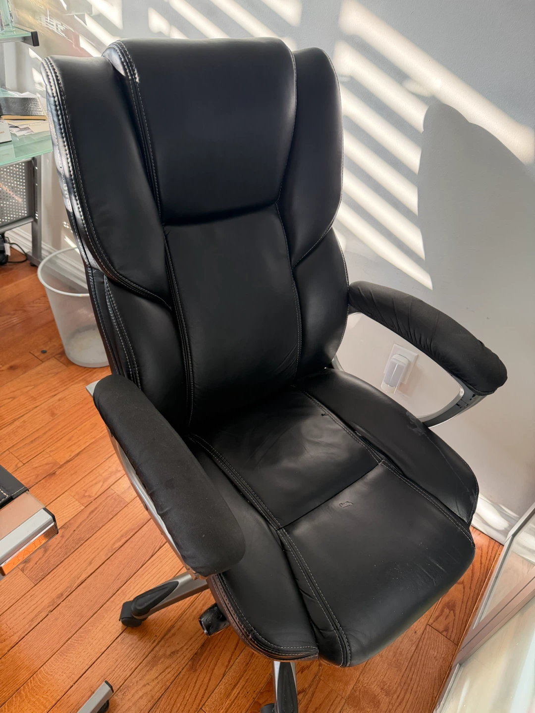 Black Ergonomic Office Chair - photo 3