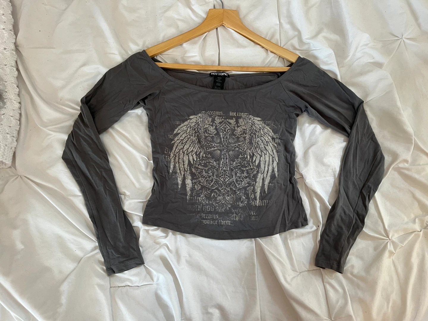 Hot Topic Long Sleeve Graphic Top