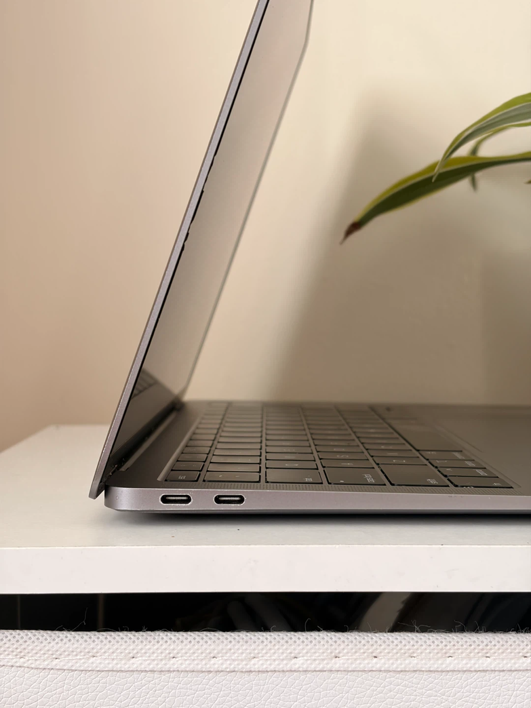 MacBook Air (Retina, 13-inch, 2020) — i3 / 8GB - photo 3