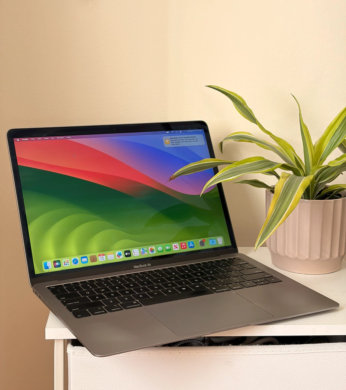 MacBook Air (Retina, 13-inch, 2020) — i3 / 8GB