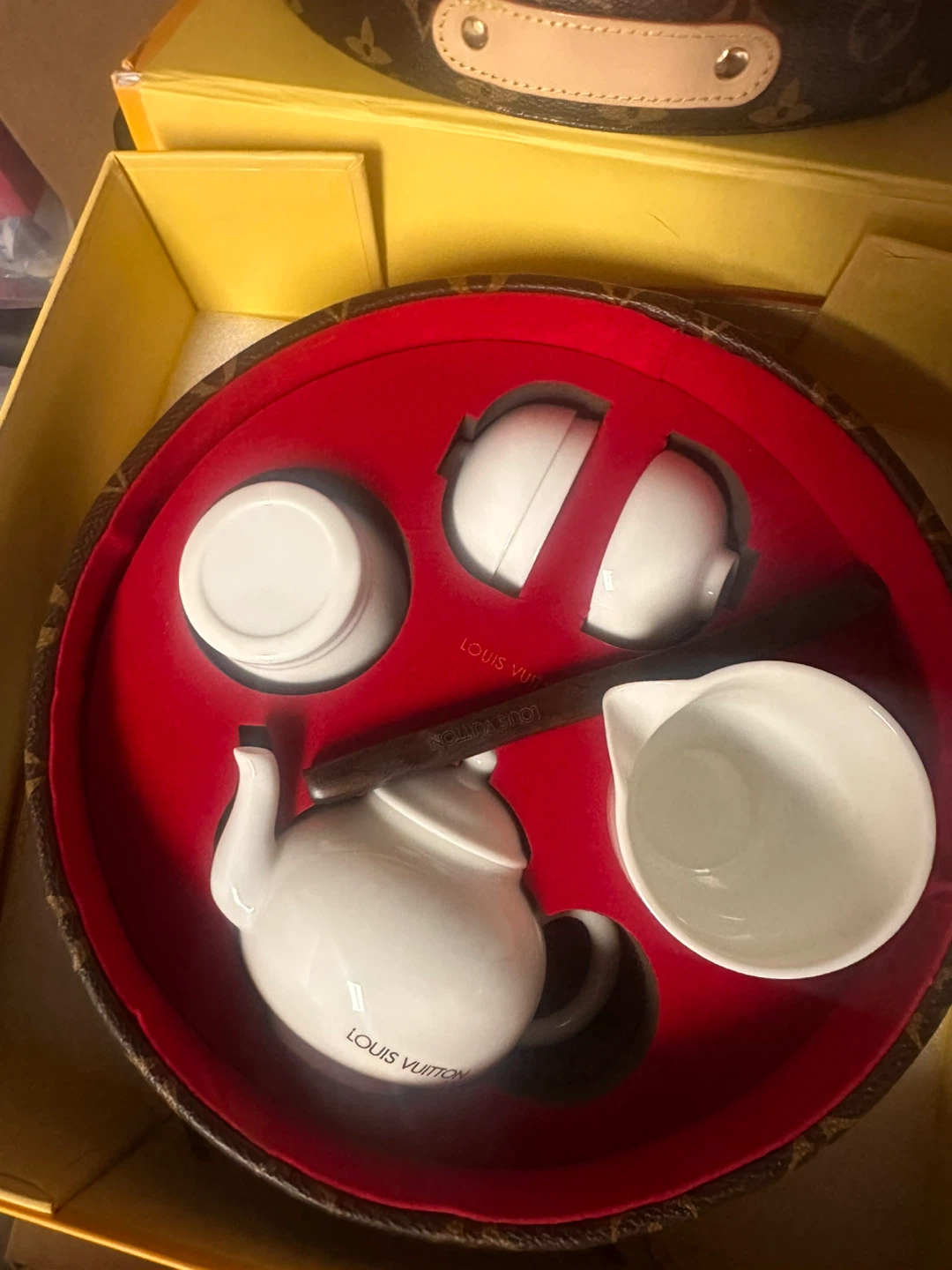 （not official)Louis Vuitton Monogram Ceramic Tea Set - photo 2