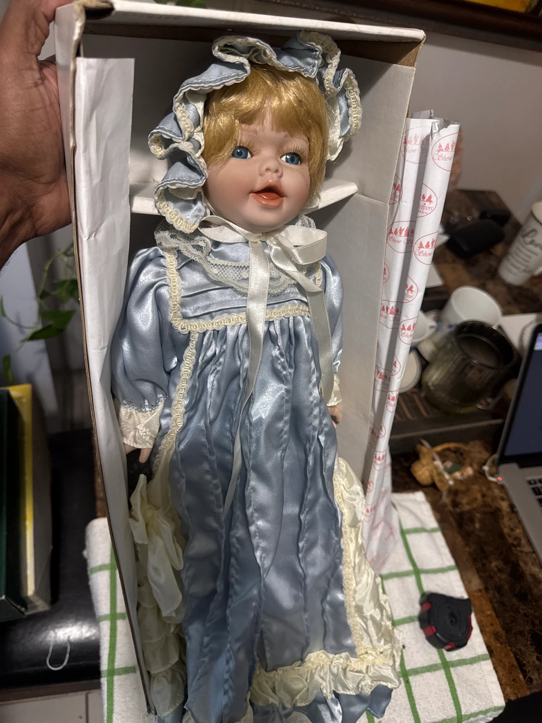 Beautiful Shoe Shopper Porcelain Doll 22 inch - photo 2