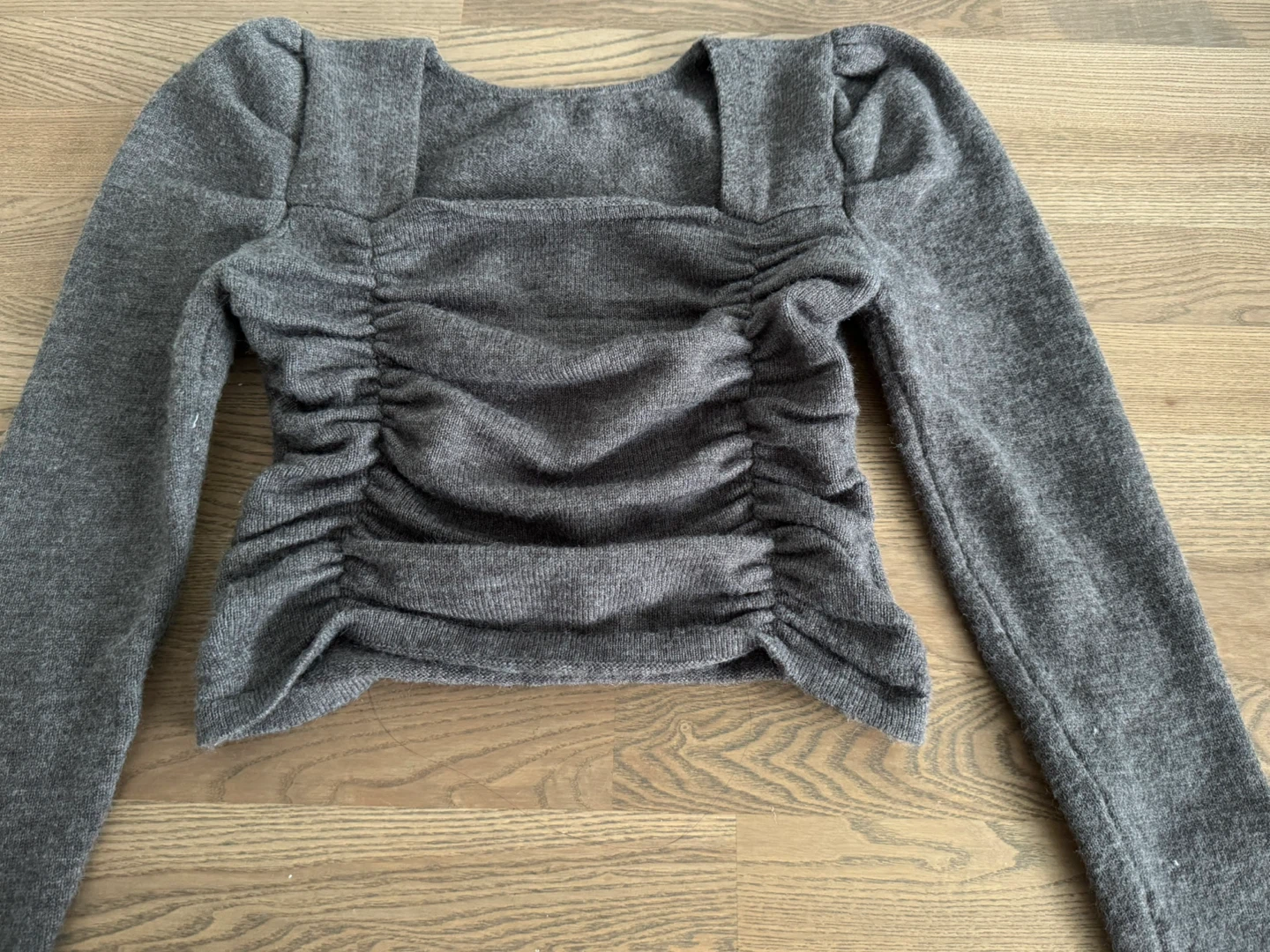 Whole wool Grey Long-Sleeve Ruched Knit Top