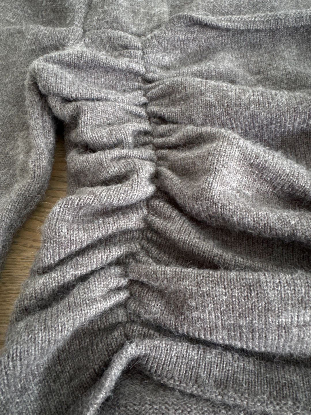 Whole wool Grey Long-Sleeve Ruched Knit Top - photo 5