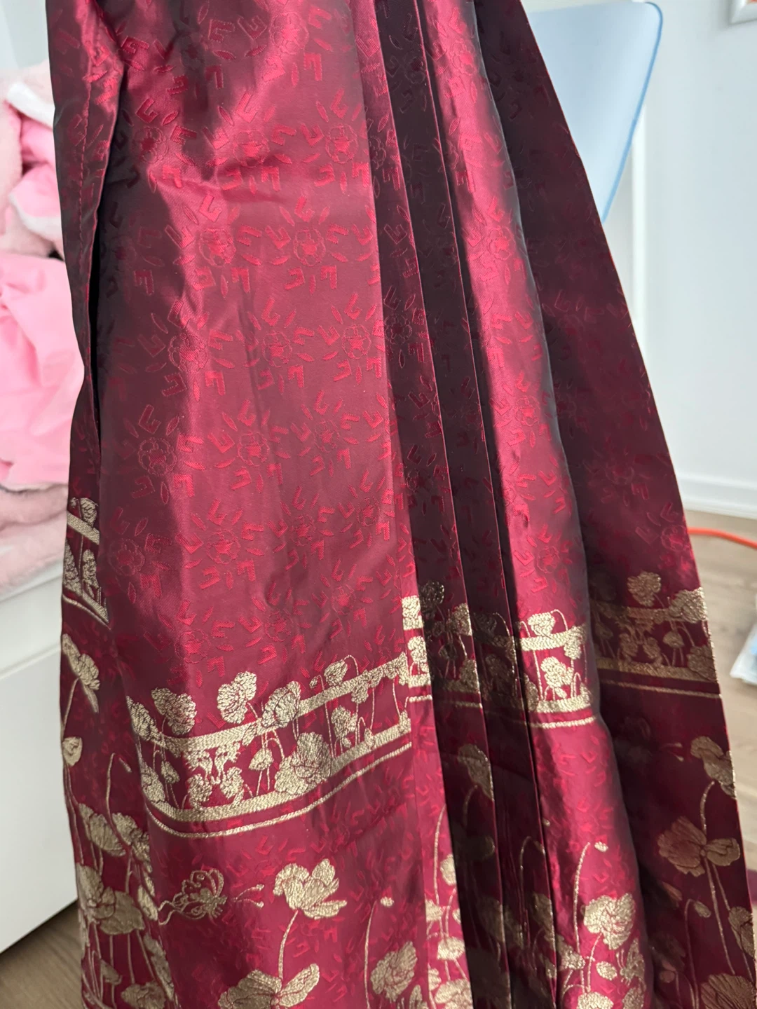 Burgundy and Gold Hanbok Skirt - photo 3
