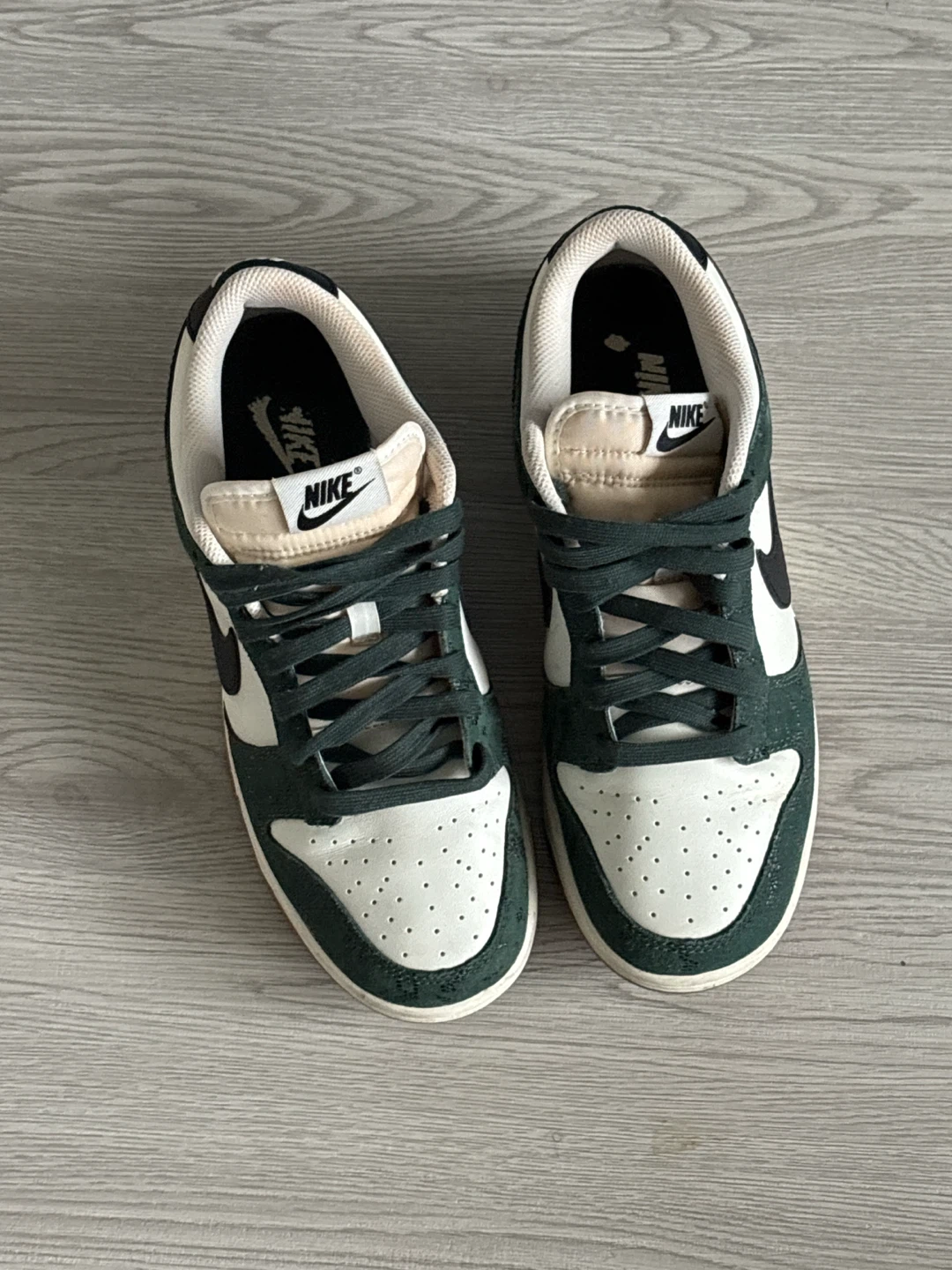 Nike Dunk Low Retro Gorge Green Sneakers