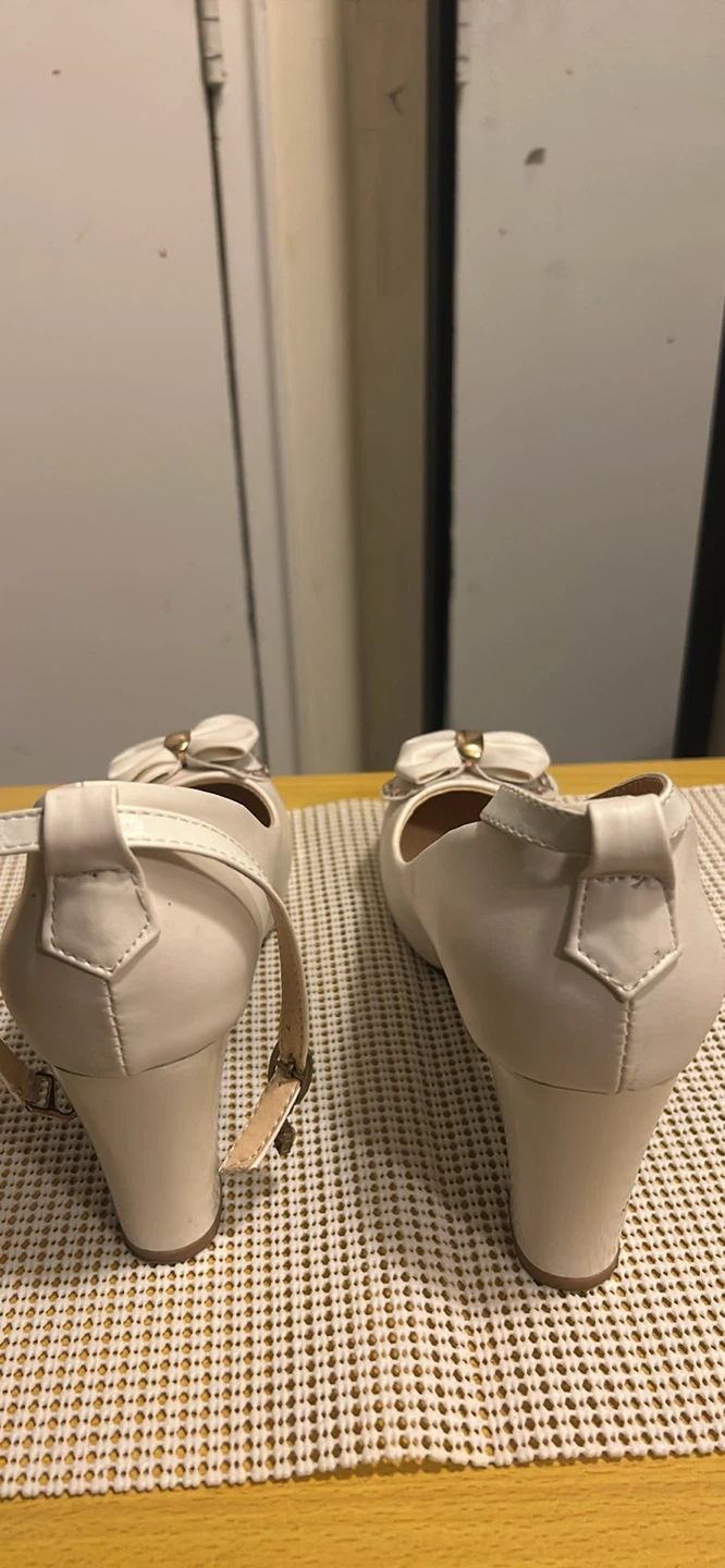 White Ankle Strap Bow Heels Size 41 - photo 3