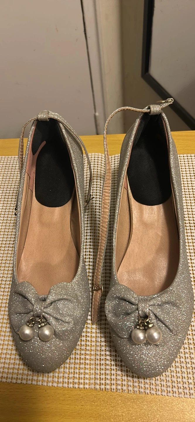 Silver Glitter Low-Heel Shoes