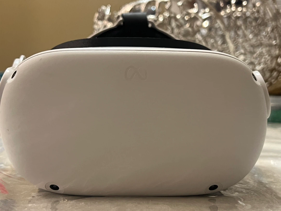 Meta Quest 2 VR Headset With accessories - photo 2