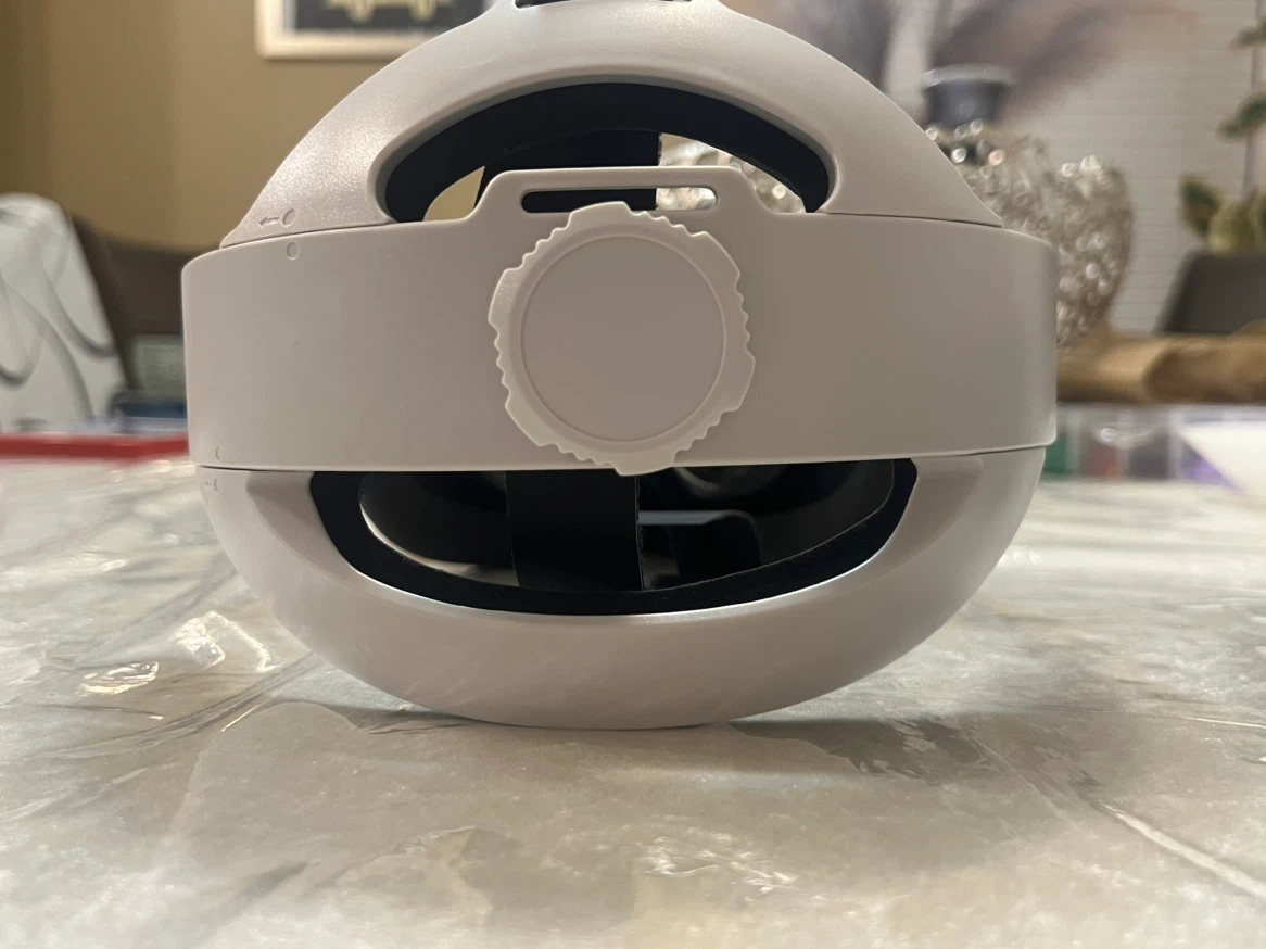 Meta Quest 2 VR Headset With accessories - photo 4