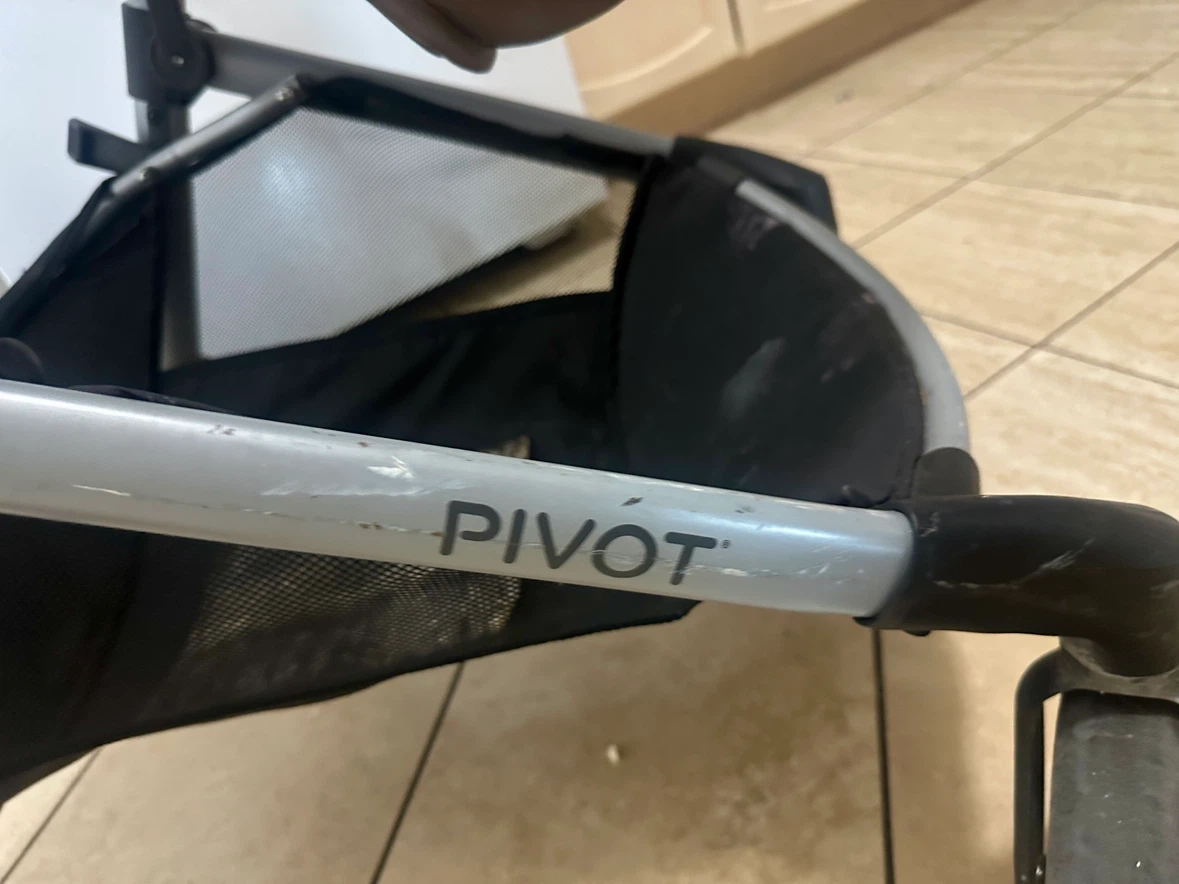 Evenflo Pivot Stroller - photo 4