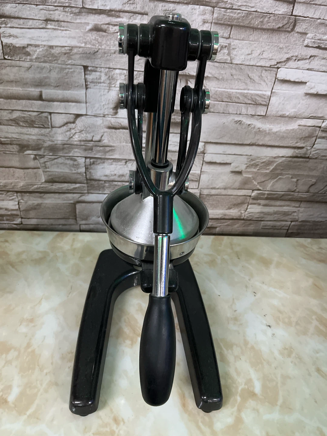 Manual Citrus Juicer Press