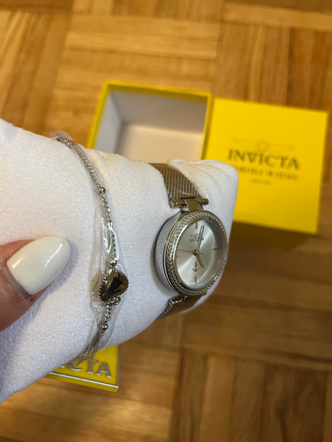 NEW Invicta Women’s Watch + Bracelet Set – Box & Tag - photo 4