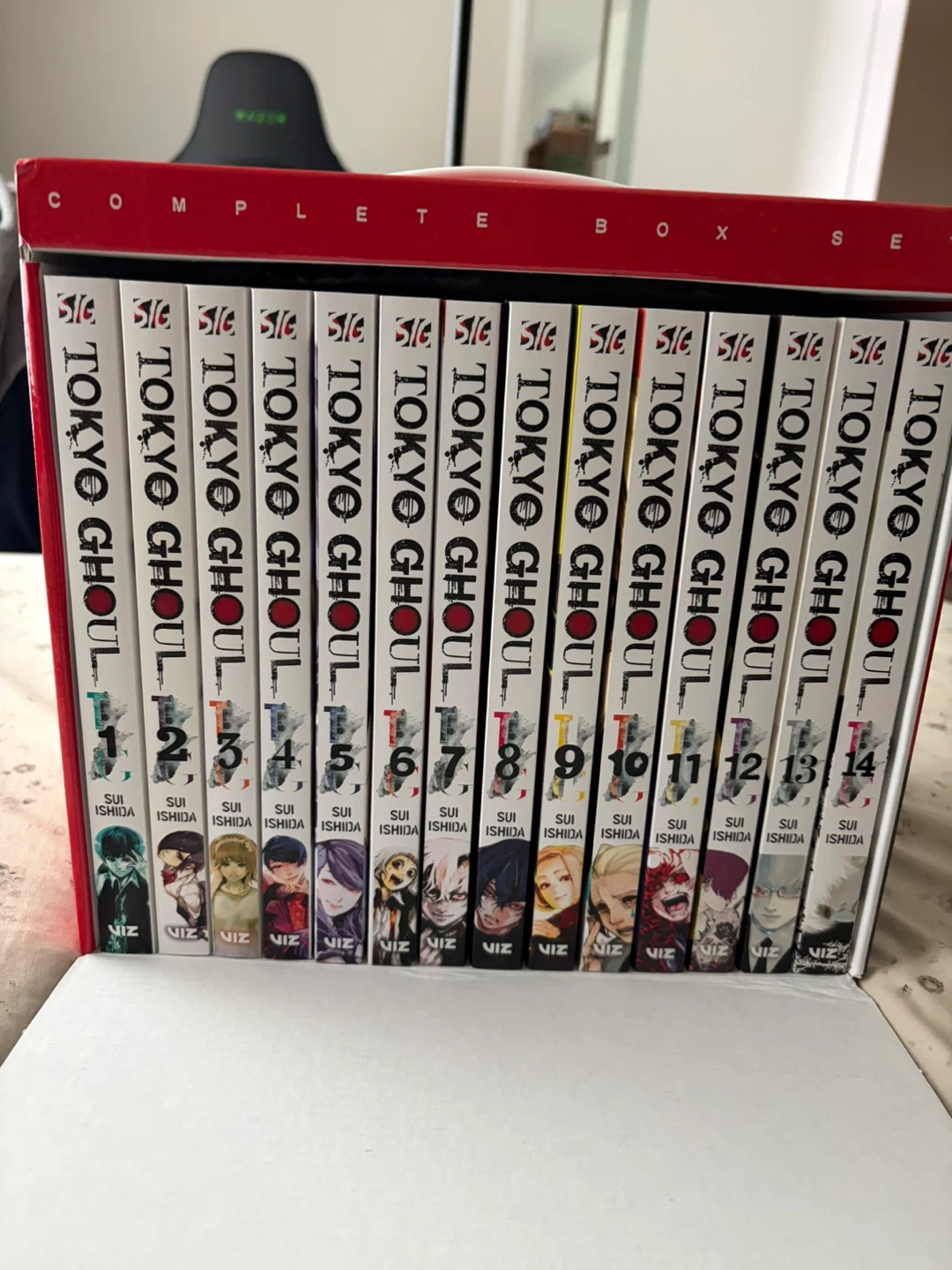 Tokyo Ghoul Box Set (Volumes 1-14) - photo 3
