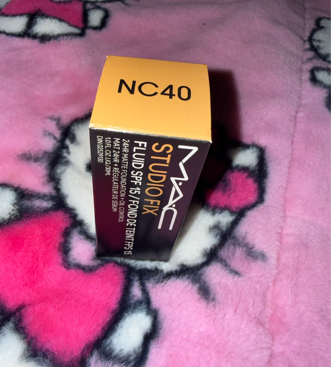 NEW MAC COSMETICS STUDIO FIX MATTE + OIL CONTROL FOUNDATION NC40 - photo 3