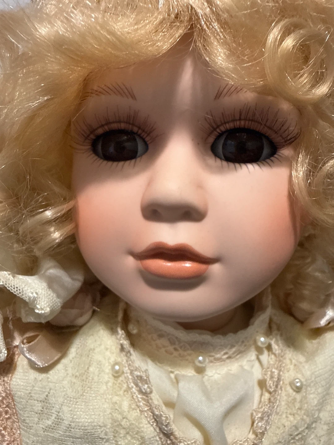 23” Dynasty Doll Collection Porcelain Doll - photo 3