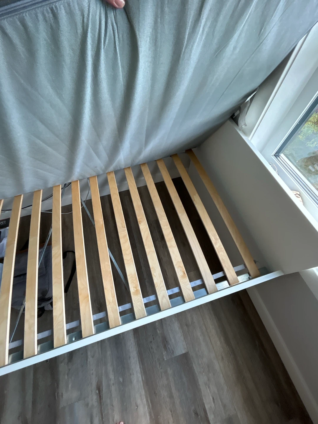 MOVING OUT ikea Morgedal Single Mattress and Bed Frame - photo 4