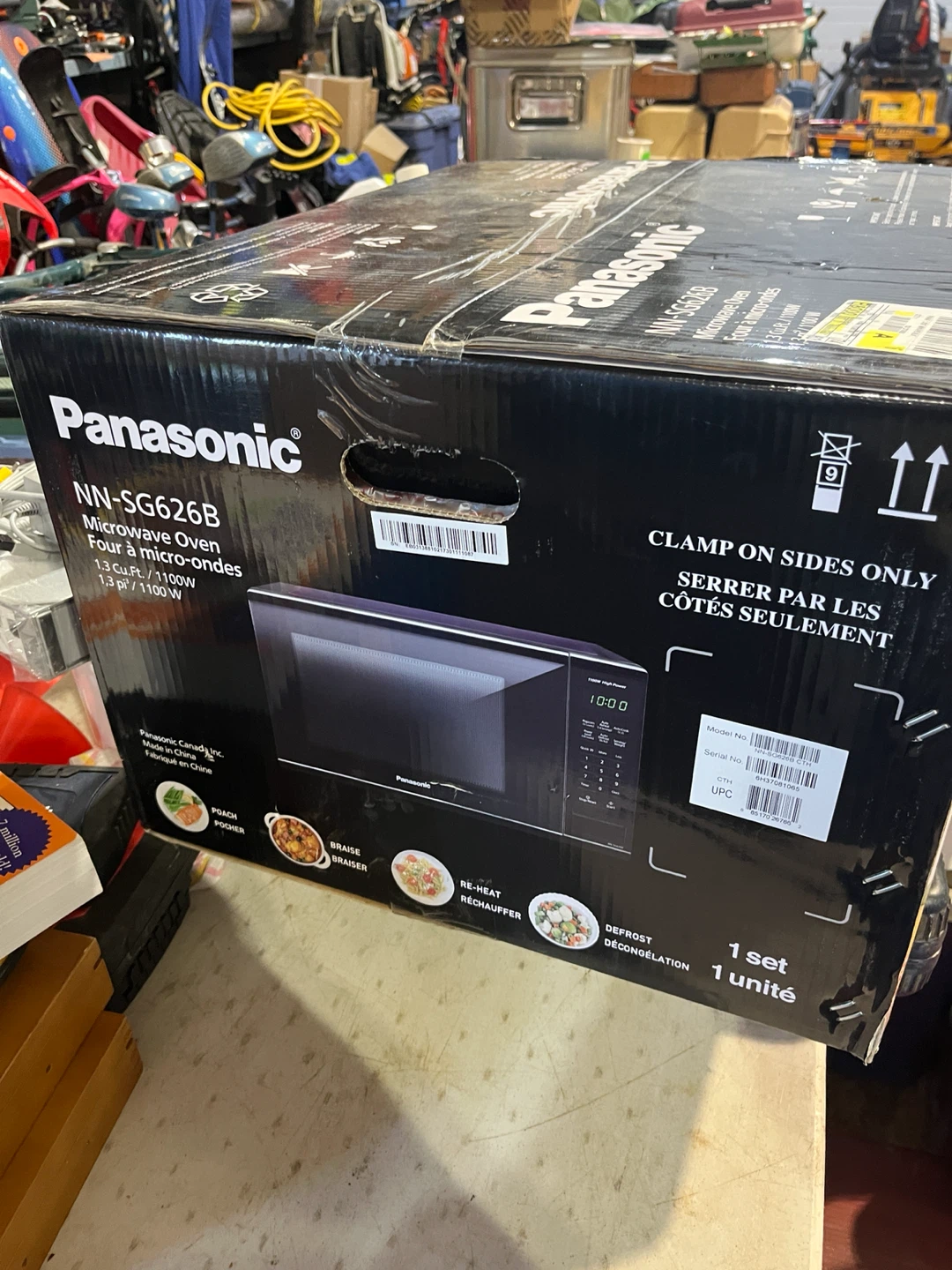 New in box Panasonic Microwave Oven - photo 3