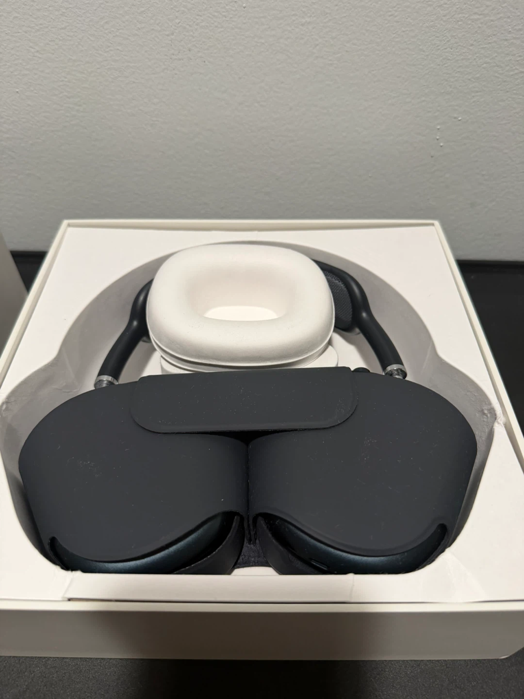 Apple AirPods Max Space Gray - photo 2