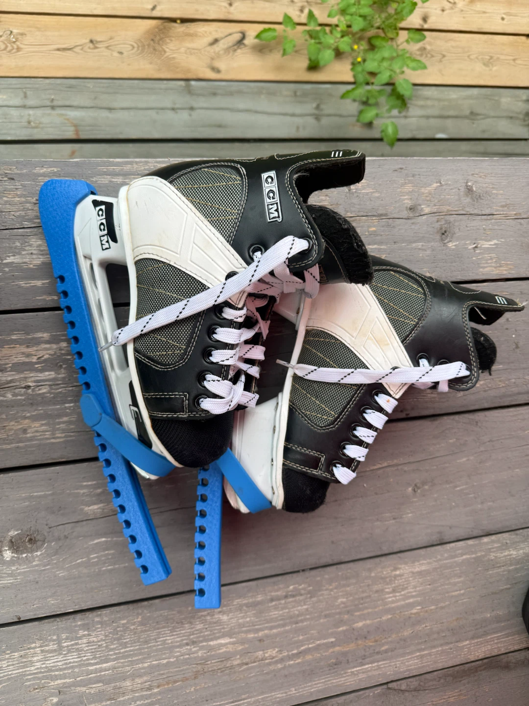 CCM Intruder 55 Ice Skates - photo 2