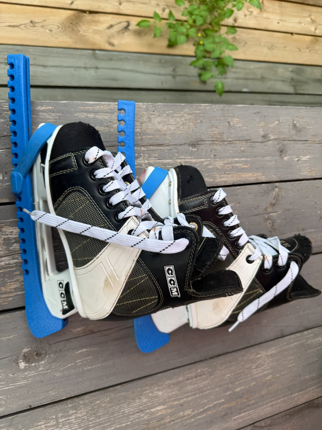 CCM Intruder 55 Ice Skates - photo 3