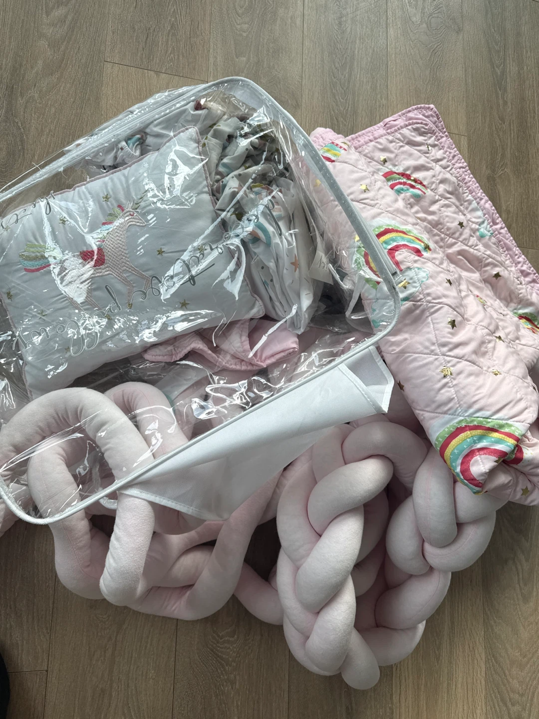 Twin Unicorn Bedding Set with Quilt and Decorative Pillow - photo 2