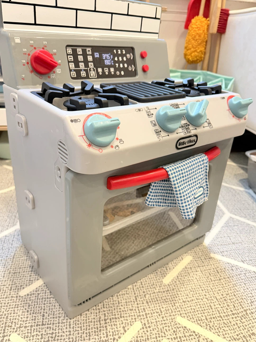 Little Tikes Toy Kitchen Stove - photo 2