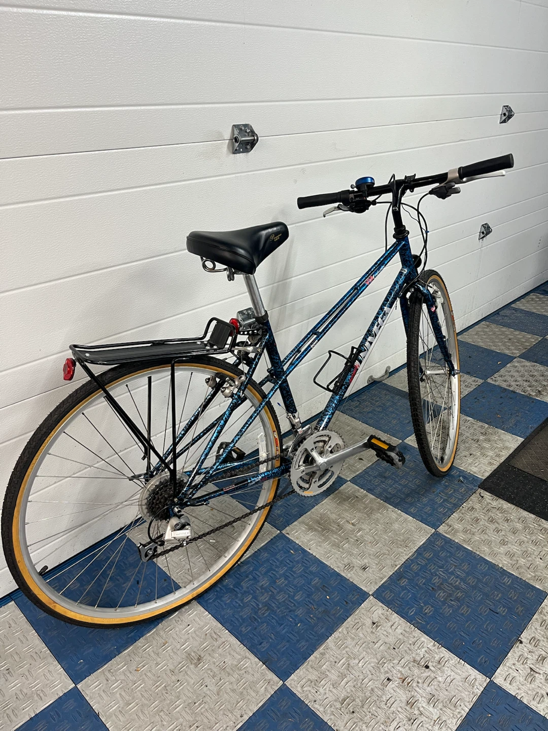 Univega Via Carisma Bicycle - photo 3
