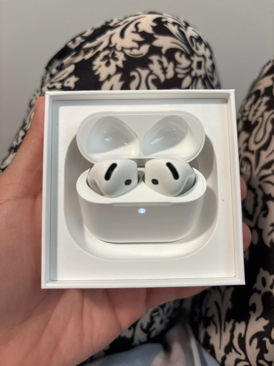 Apple AirPods 4 with Active Noise Cancellation - photo 4