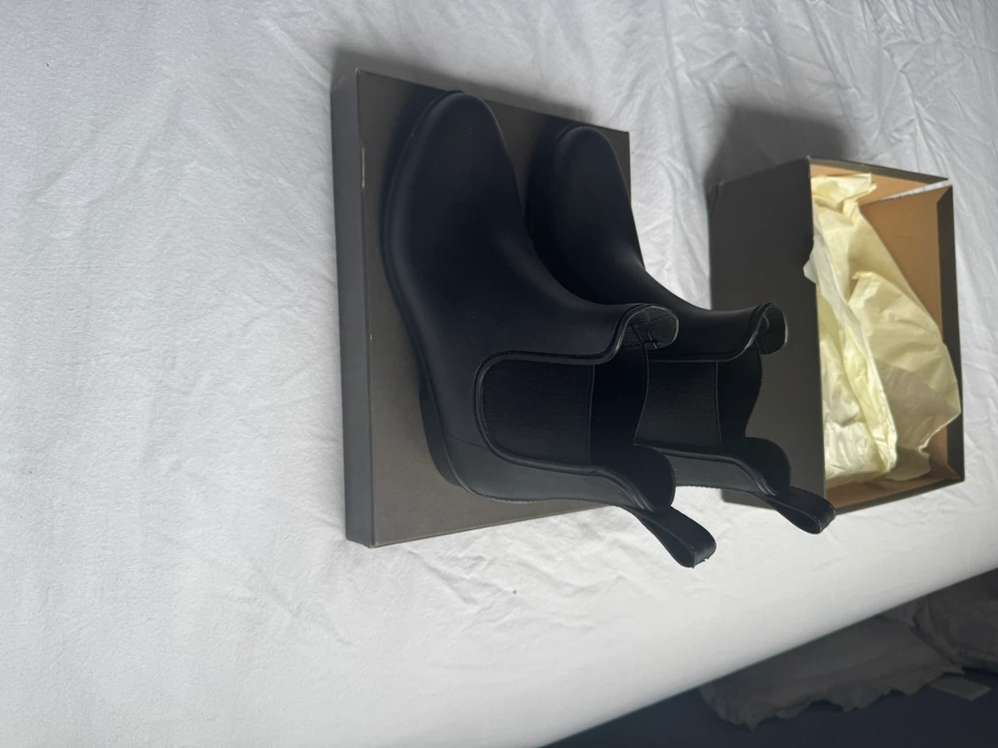 J.Crew Matte Chelsea Rain Boots - Size 8 - photo 3