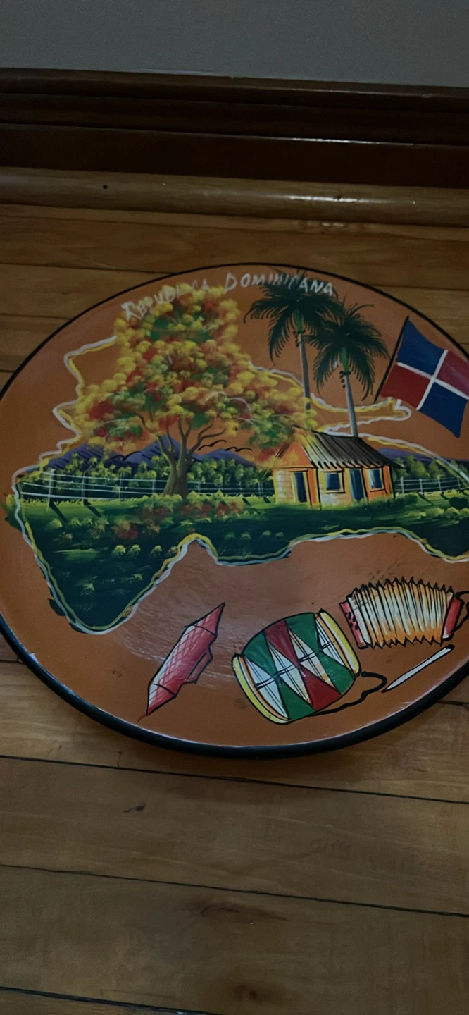 Dominican Republic decorative plate-new