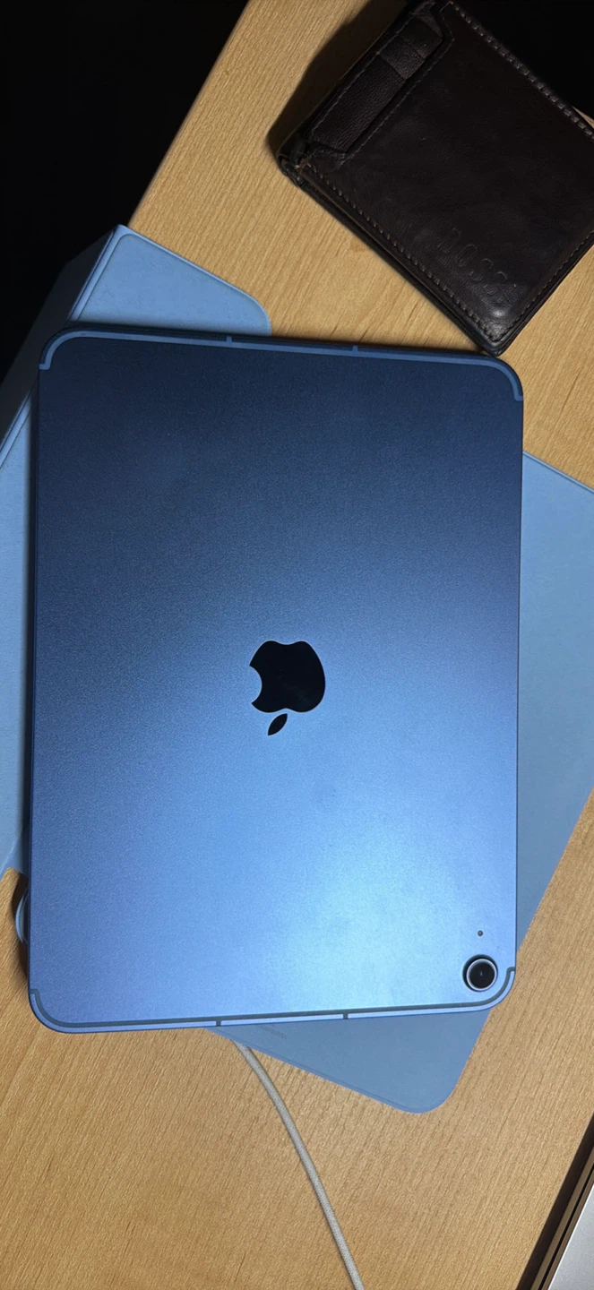 Apple iPad 11th Gen (A16) - 256GB - Wi-Fi + Cellular - Like New⁠