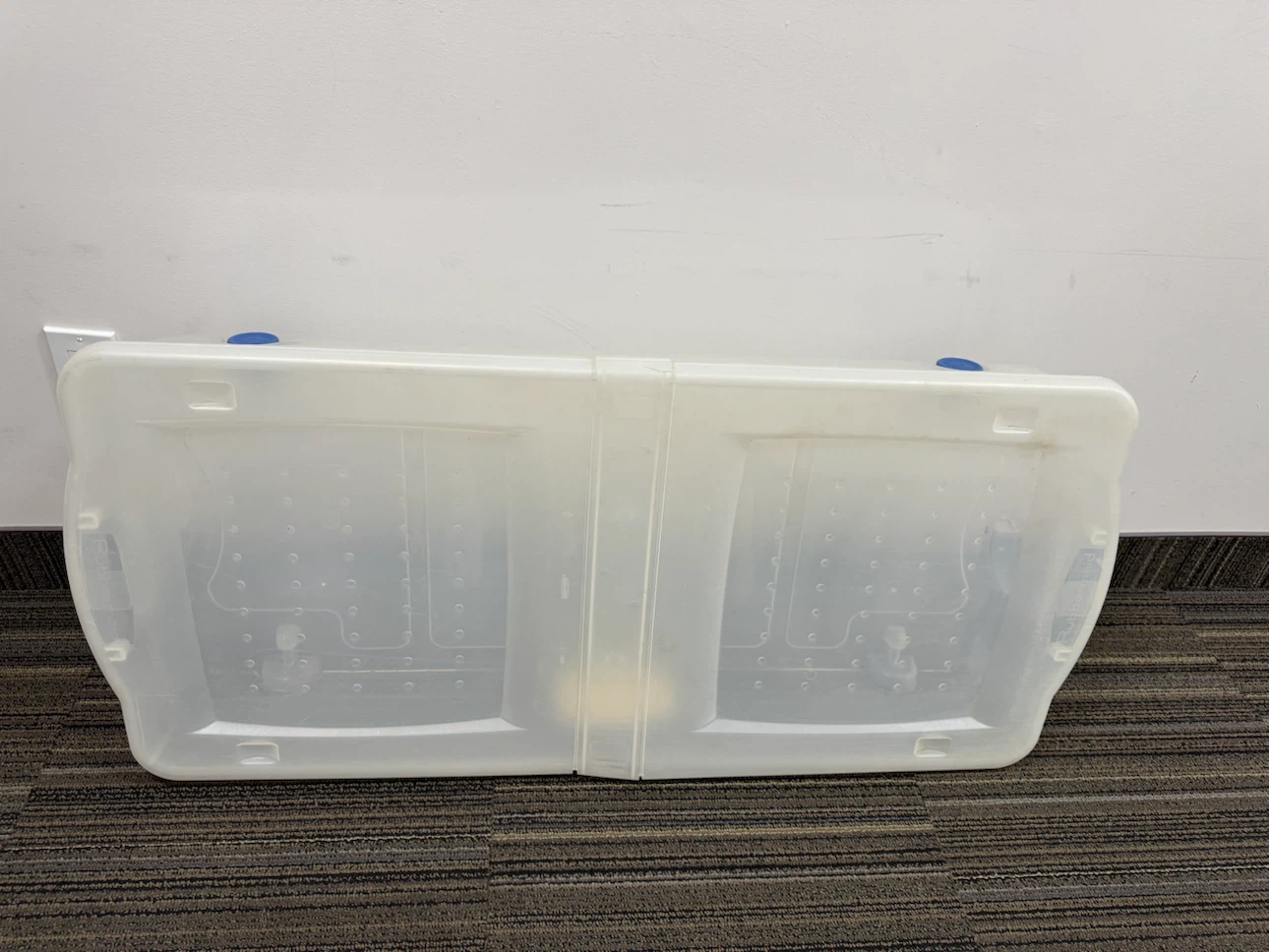 Under The Bed Rubbermaid Storage Box on wheels $10 - photo 5
