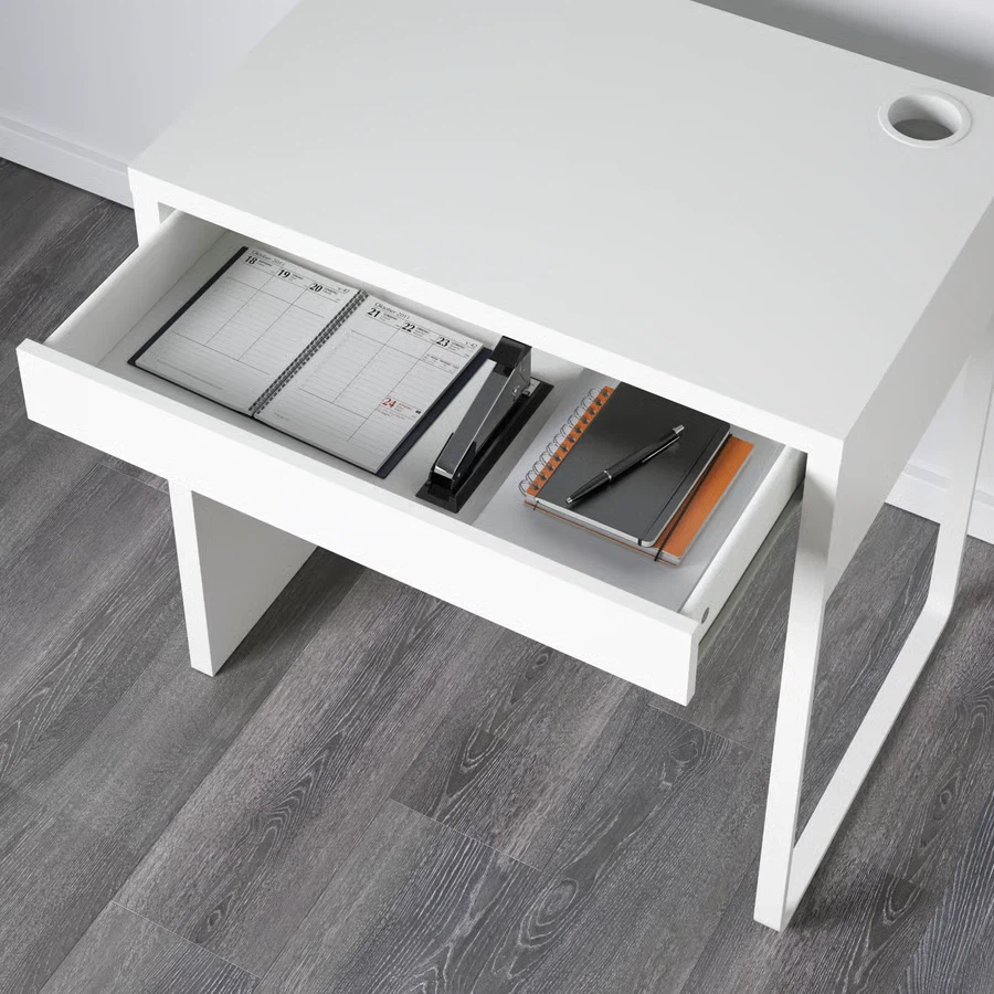 IKEA MICKE Desk, White with green desk chair - photo 3