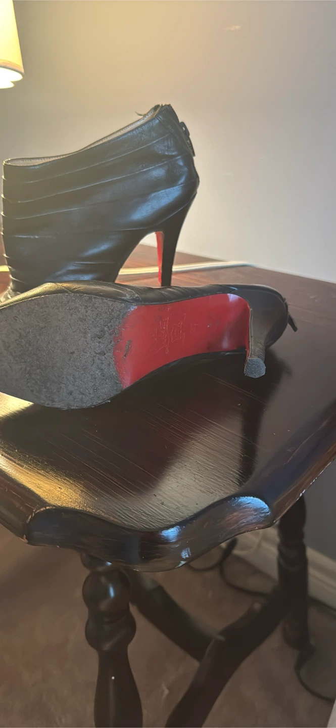 Christian Louboutin black leather ankle boots - photo 3