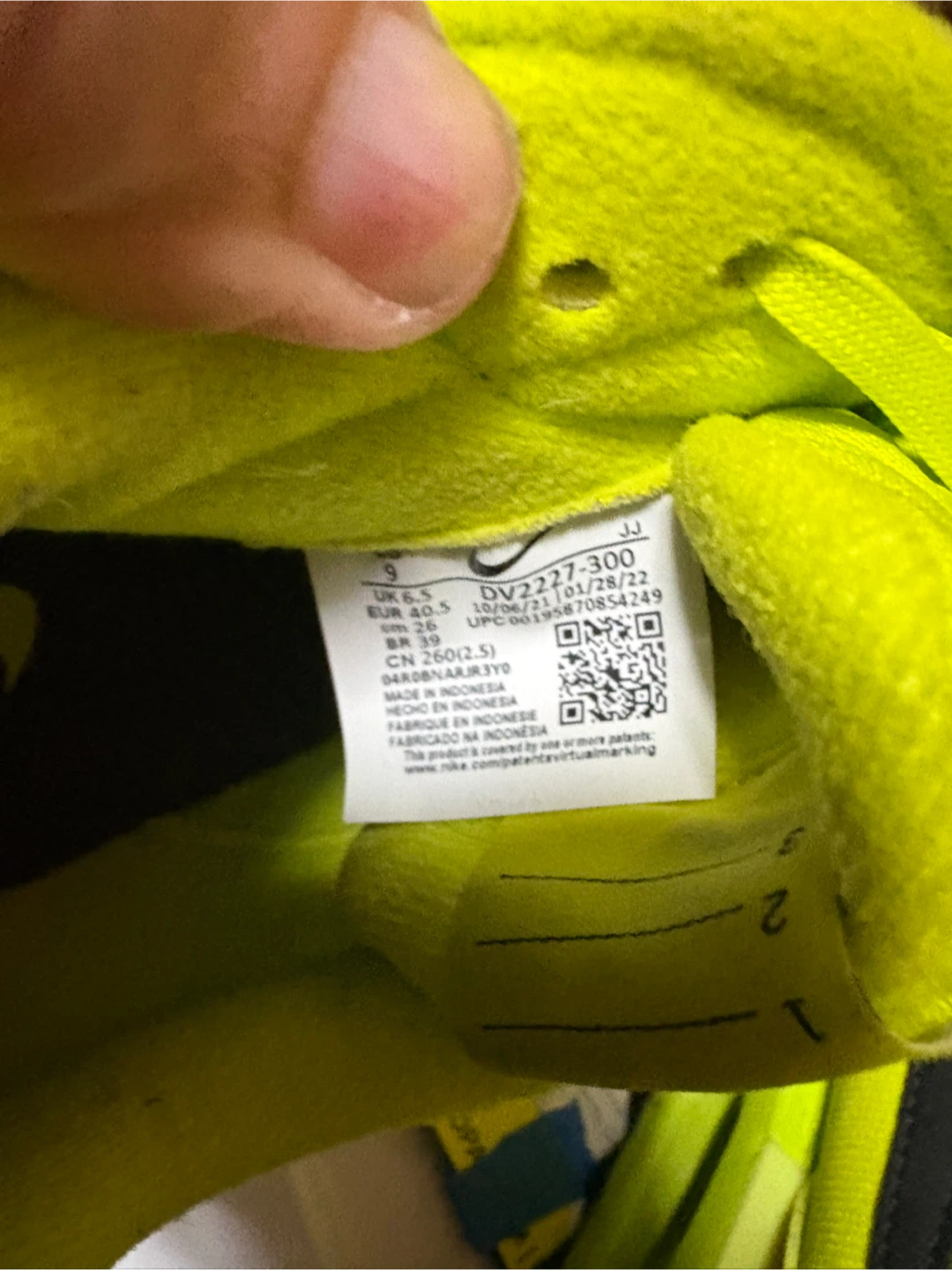 Nike Air Max Sneakers Volt Color