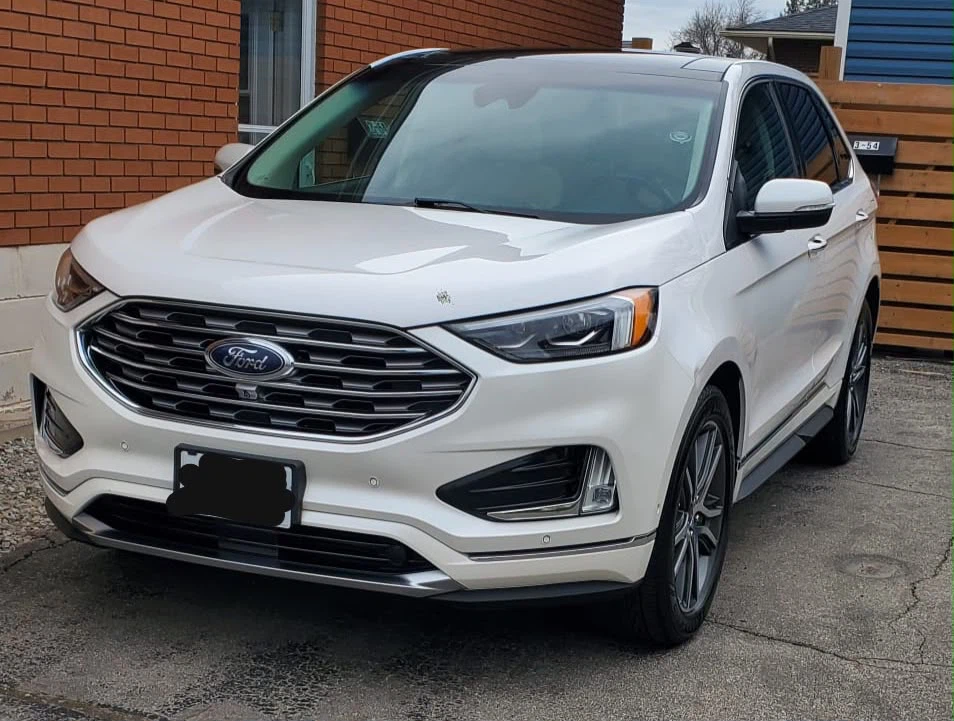 White Ford Edge Titanium SUV - photo 2