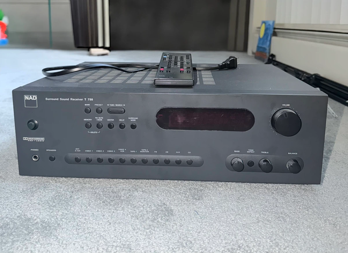 NAD T 750 Surround Sound Receiver