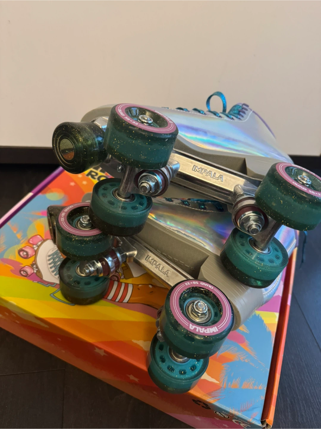 BNIB - Impala Holographic Rollerskates Size 6 US - photo 4