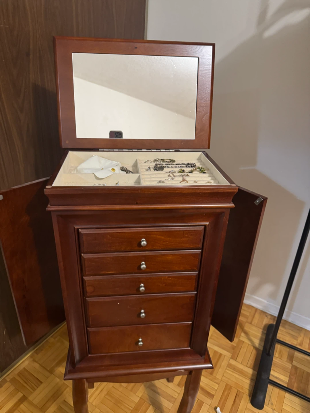 Freestanding wooden jewellery armoire - photo 3