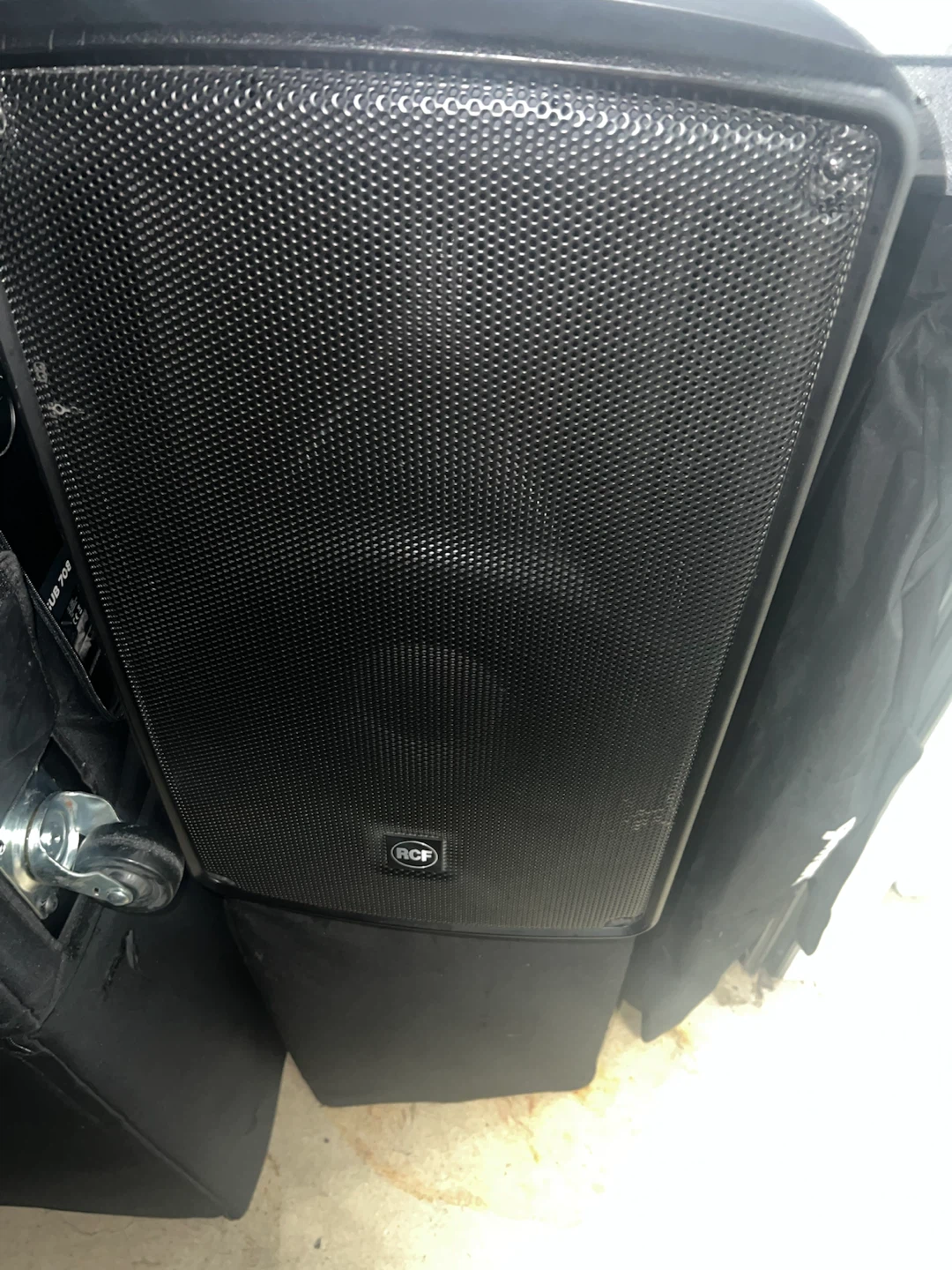RCF HD 12-A Speakers and SUB 708-AS II Subwoofer Set