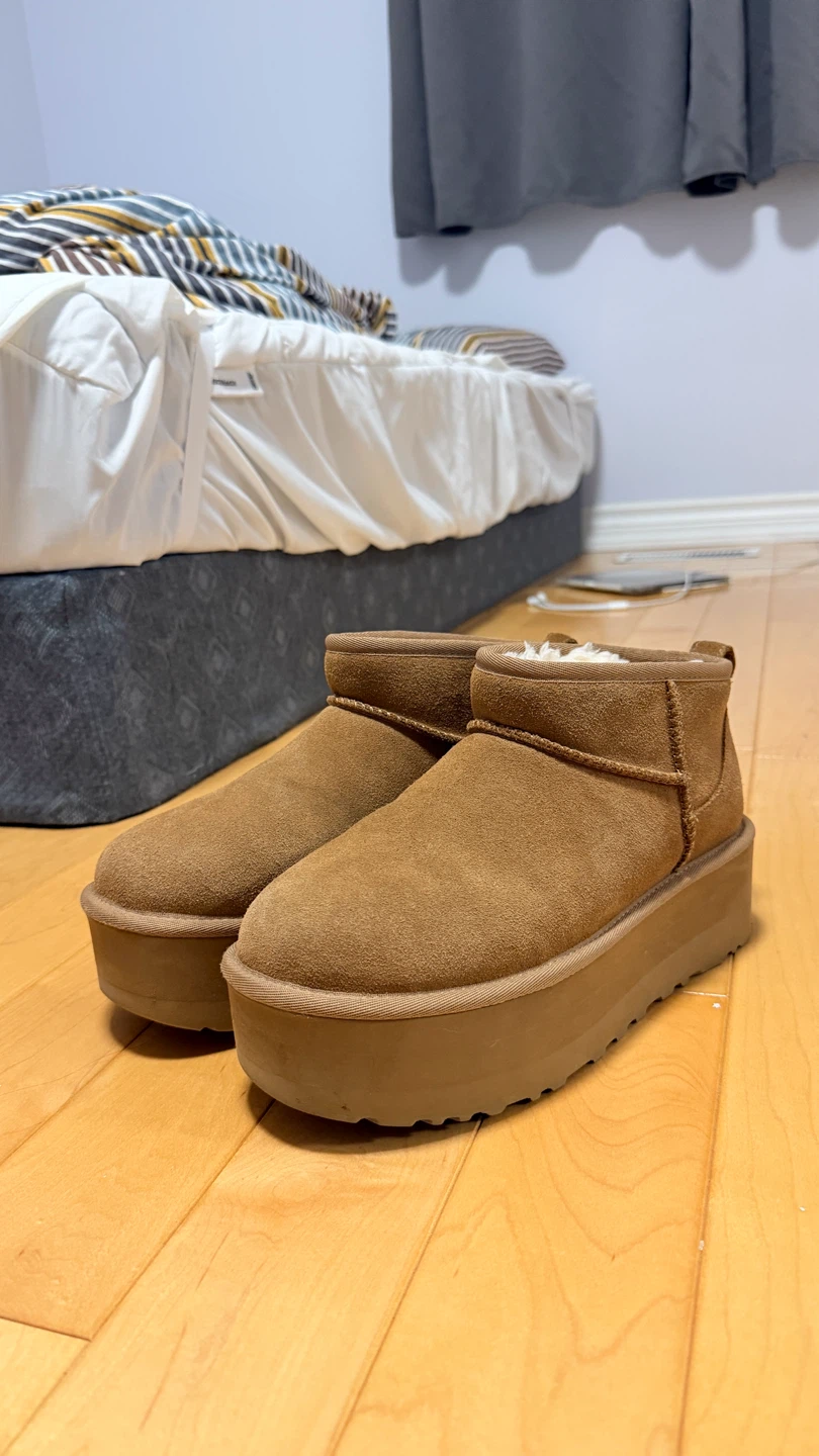 Flatform Ultra Mini Ugg Boots size 8